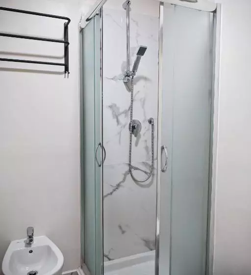 ベッドアンドブレックファースト Urban Holiday