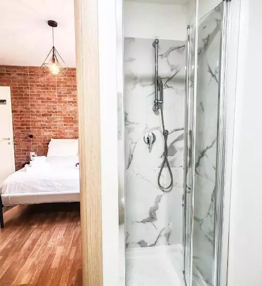 ベッドアンドブレックファースト Urban Holiday