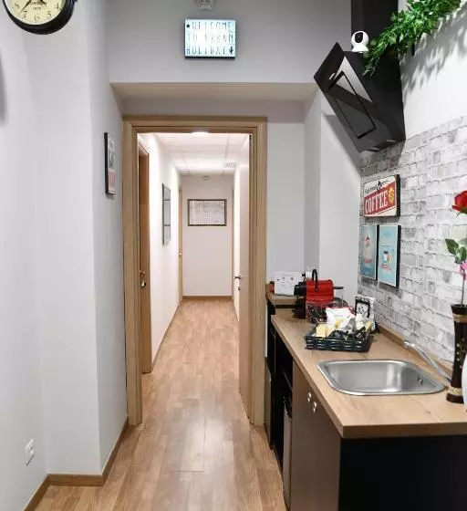 ベッドアンドブレックファースト Urban Holiday