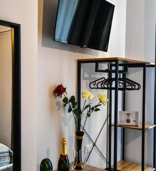 ベッドアンドブレックファースト Urban Holiday