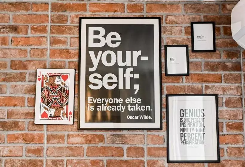 ベッドアンドブレックファースト Urban Holiday