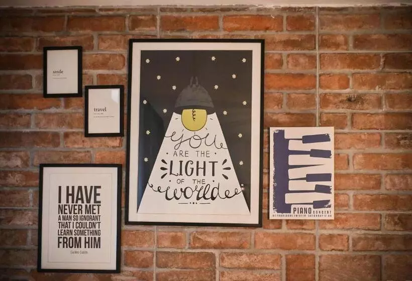 ベッドアンドブレックファースト Urban Holiday