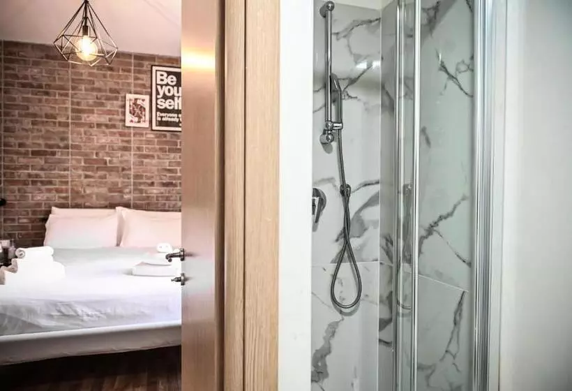 ベッドアンドブレックファースト Urban Holiday