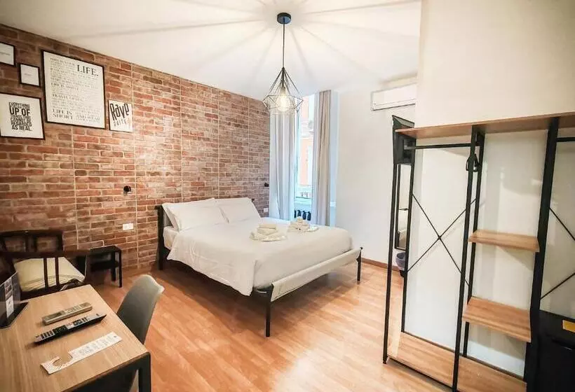 ベッドアンドブレックファースト Urban Holiday