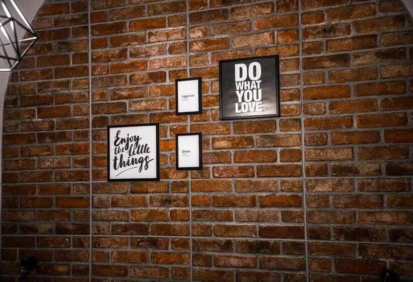 ベッドアンドブレックファースト Urban Holiday