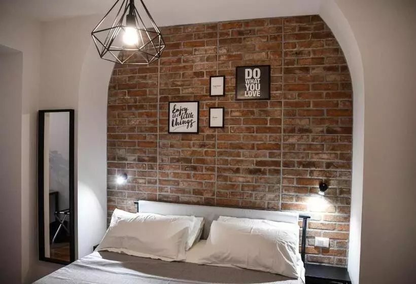 ベッドアンドブレックファースト Urban Holiday