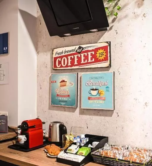 ベッドアンドブレックファースト Urban Holiday