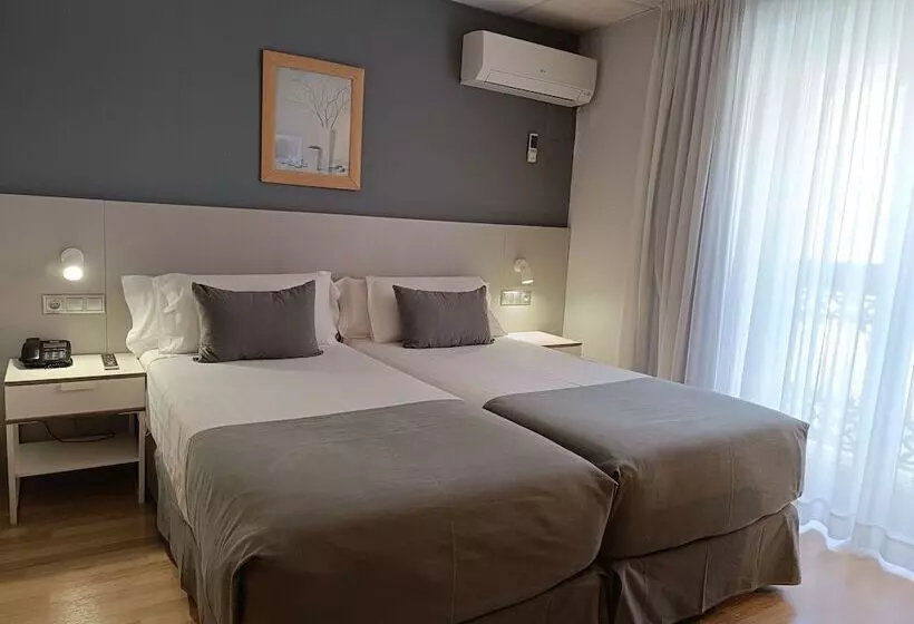 여관 Mendez Nunez Alicante