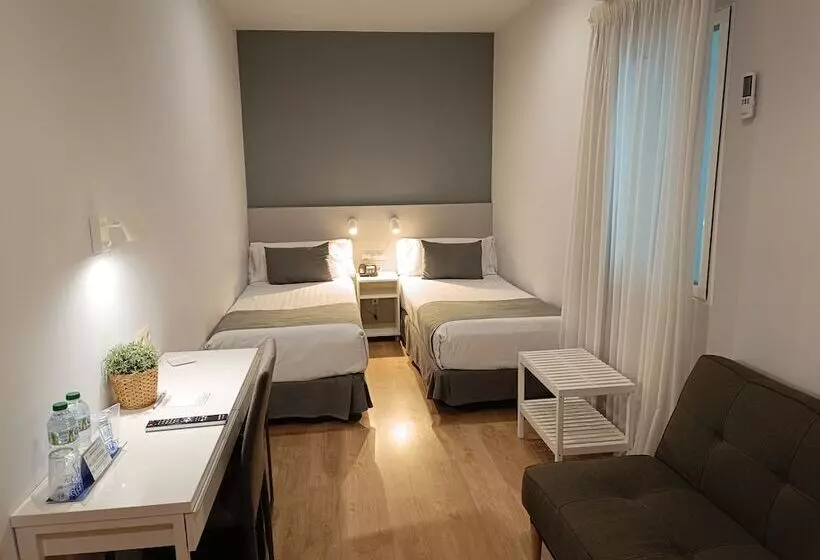 여관 Mendez Nunez Alicante