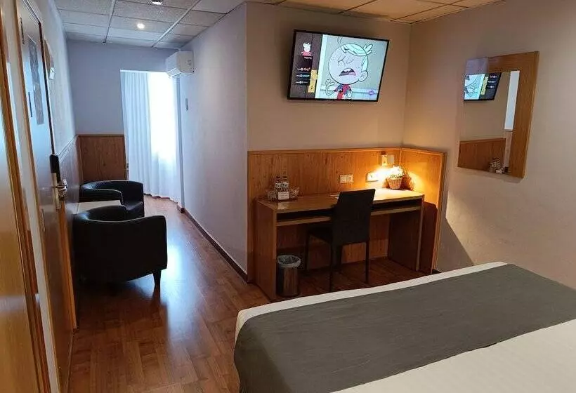 여관 Mendez Nunez Alicante