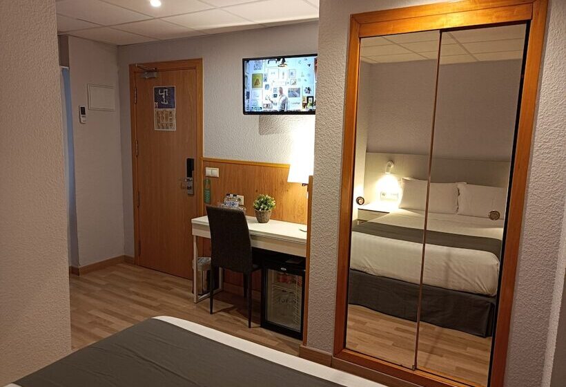 مسافرخانه Mendez Nunez Alicante