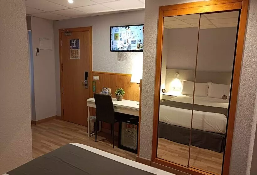 여관 Mendez Nunez Alicante