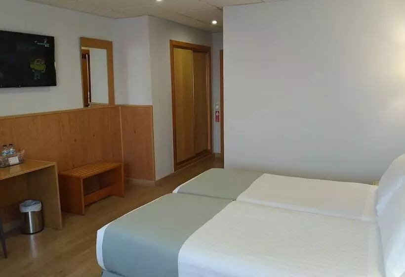 여관 Mendez Nunez Alicante