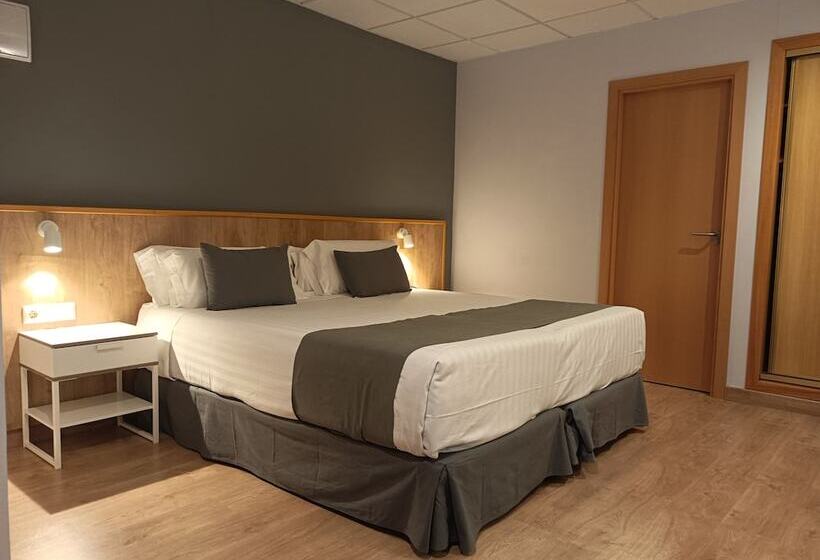 مسافرخانه Mendez Nunez Alicante