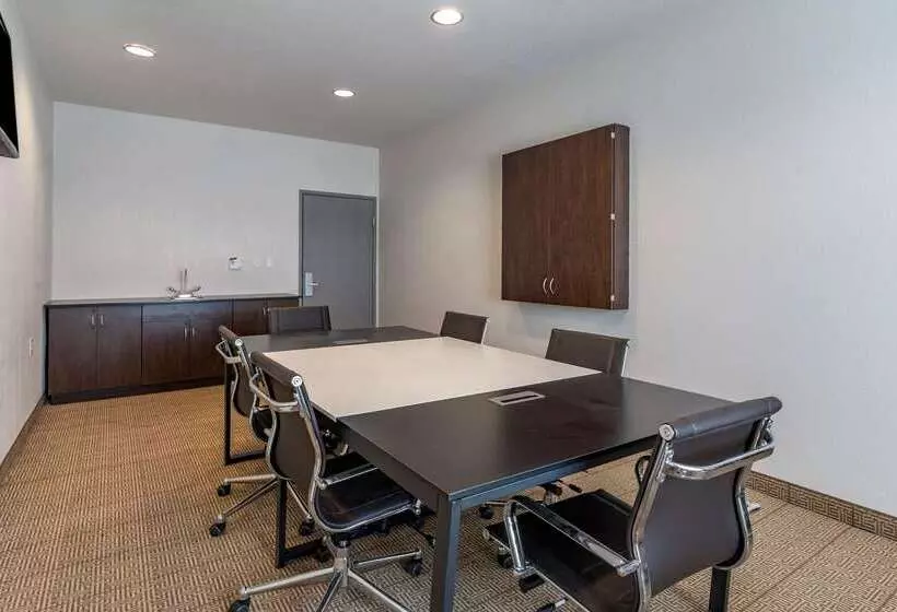 فندق Comfort Inn & Suites