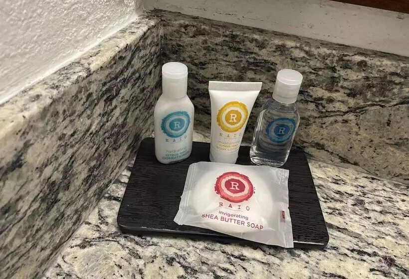 فندق Comfort Inn & Suites