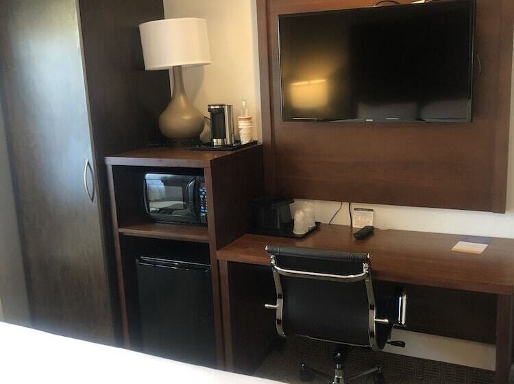 فندق Comfort Inn & Suites