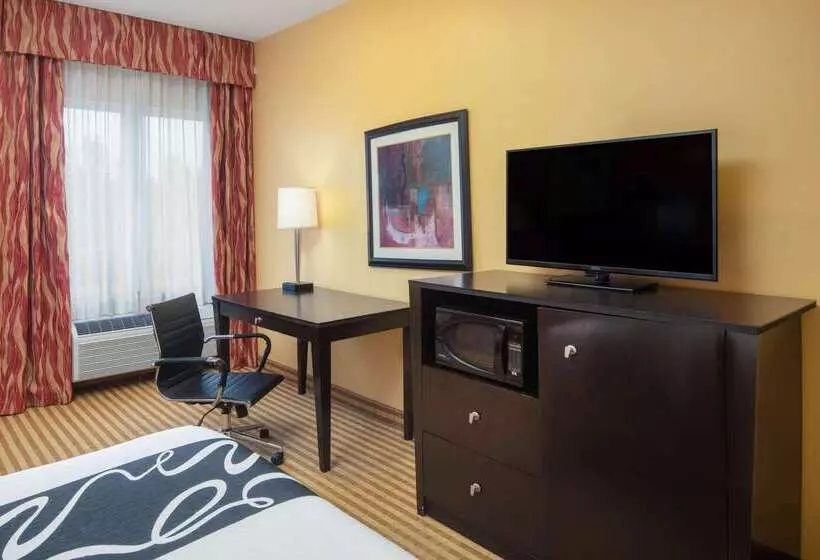 Отель La Quinta By Wyndham Atlanta Union City