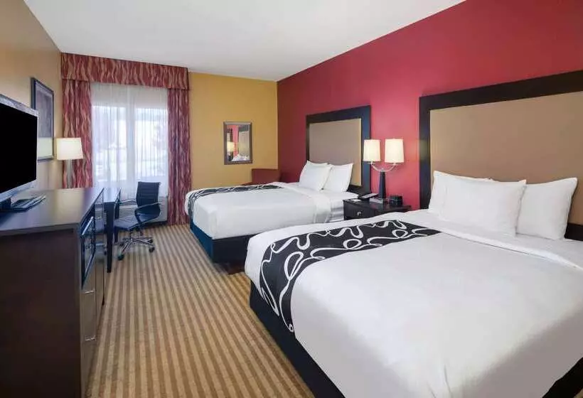 Отель La Quinta By Wyndham Atlanta Union City