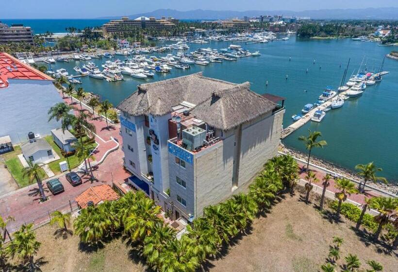 Отель Marina Banderas Suites