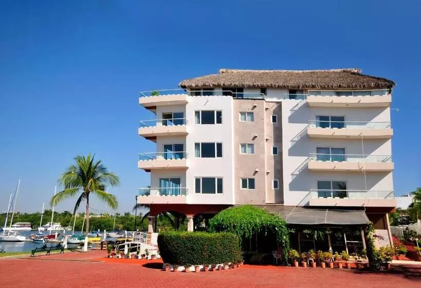 Szálloda Marina Banderas Suites