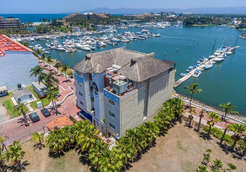 Отель Marina Banderas Suites