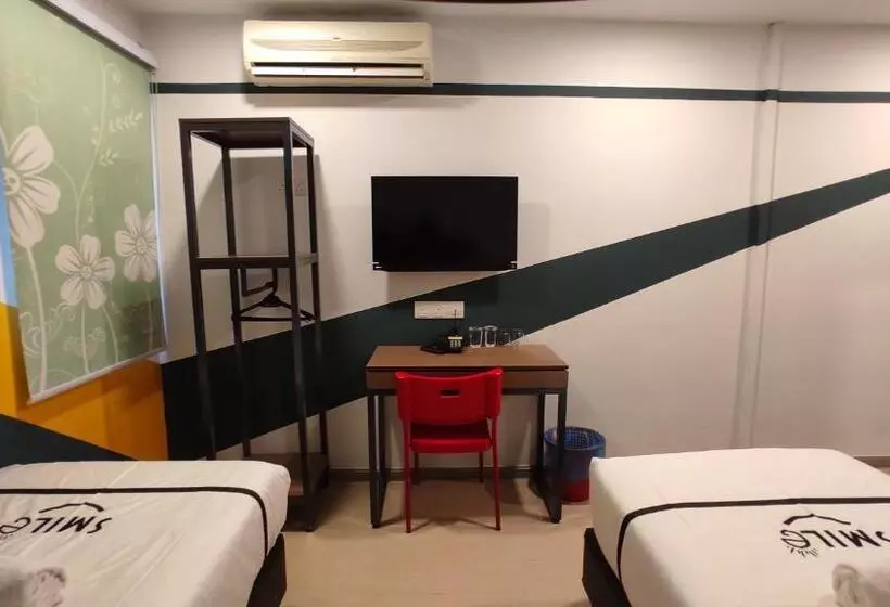 Smile Hotel C180 Cheras Selatan