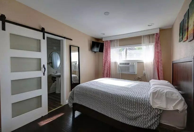 Tradewinds Hotel Lax Airport