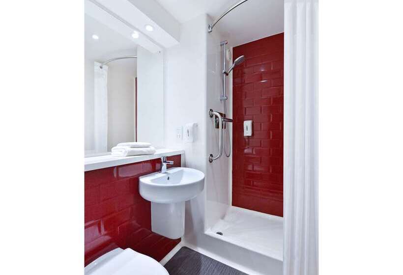 فندق Travelodge Manchester Salford Quays