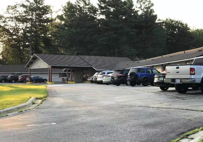 汽车旅馆  Cadillac Inn