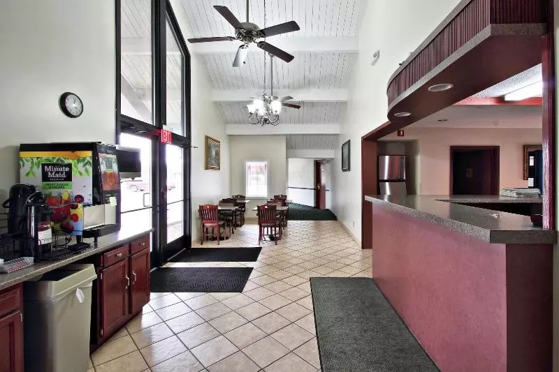 汽车旅馆  Cadillac Inn