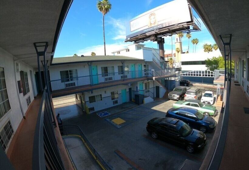 فندق على الطريق Hollywood Guest Inn