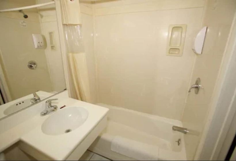 فندق على الطريق Hollywood Guest Inn