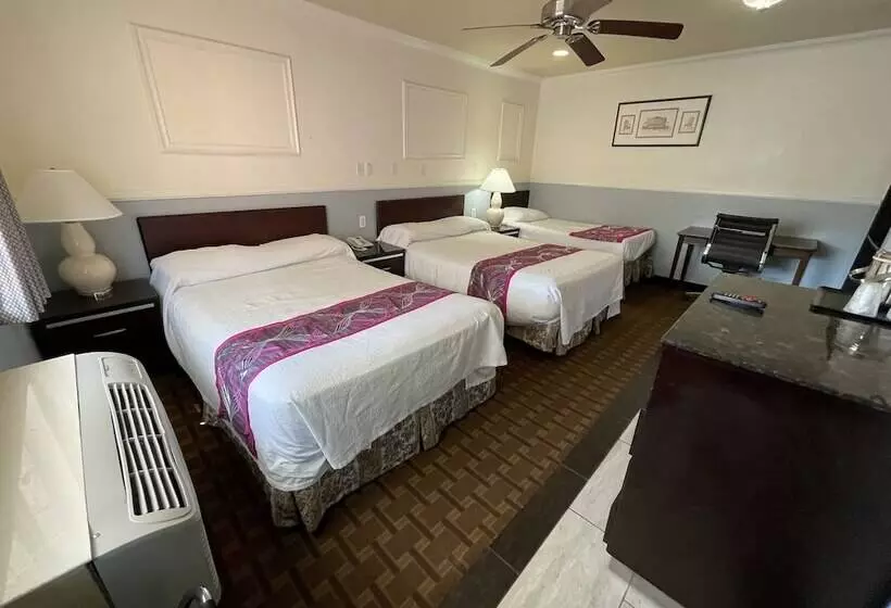 モーテル Hollywood Guest Inn