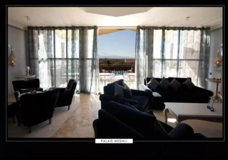 هتل Palais Medali