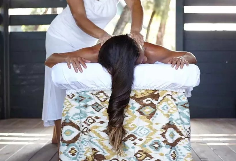 אתר נופש Lumeria Maui, Educational Retreat Center