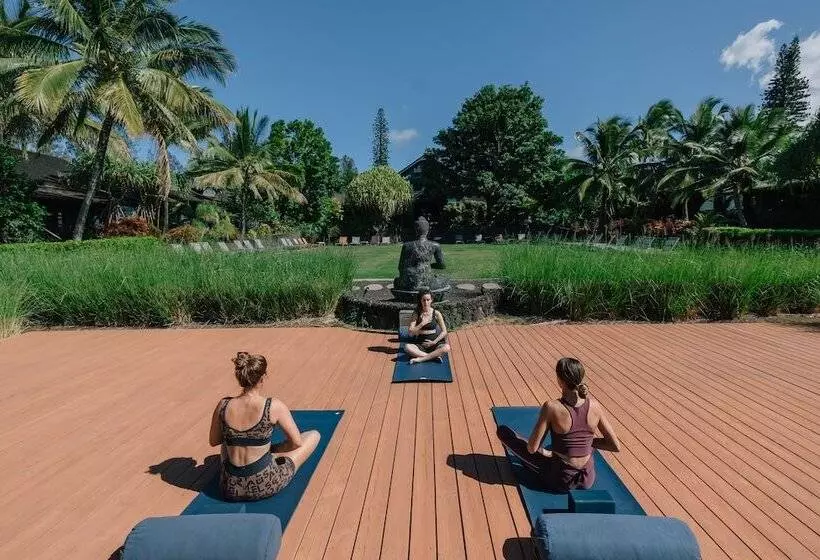 אתר נופש Lumeria Maui, Educational Retreat Center