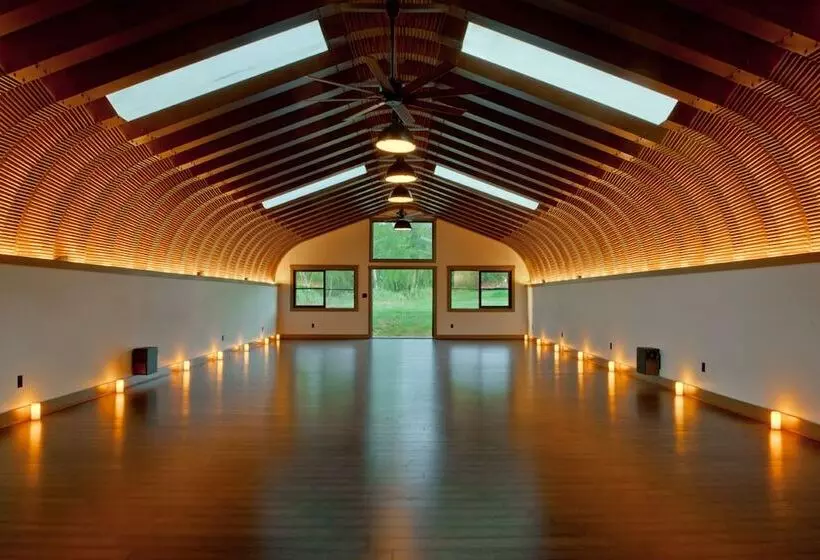 אתר נופש Lumeria Maui, Educational Retreat Center