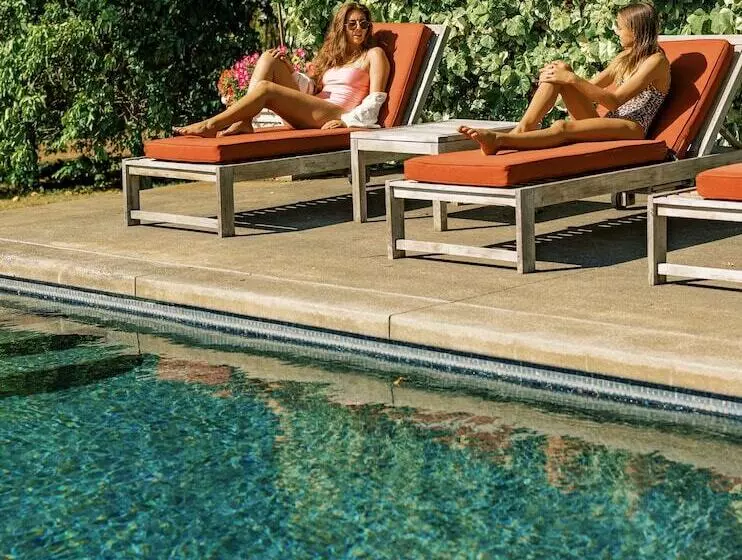 אתר נופש Lumeria Maui, Educational Retreat Center