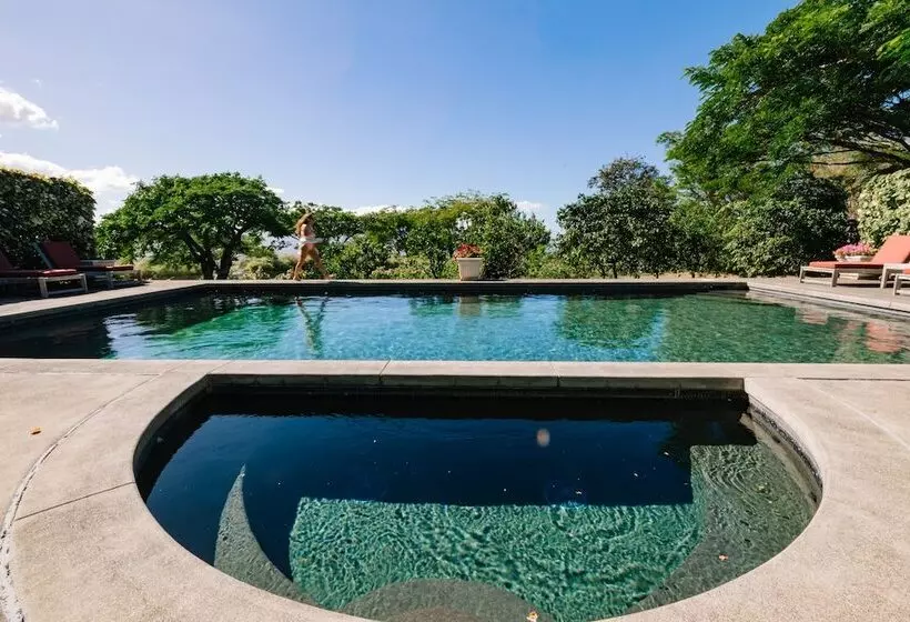 אתר נופש Lumeria Maui, Educational Retreat Center