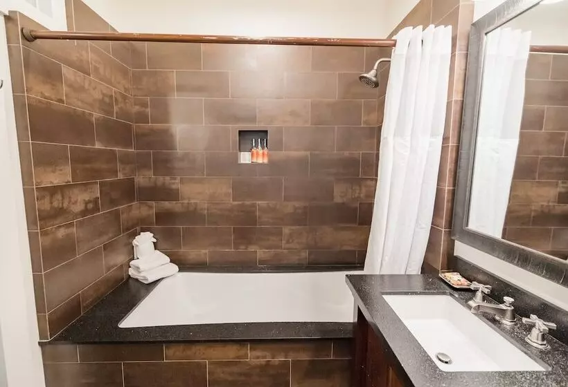 אתר נופש Lumeria Maui, Educational Retreat Center