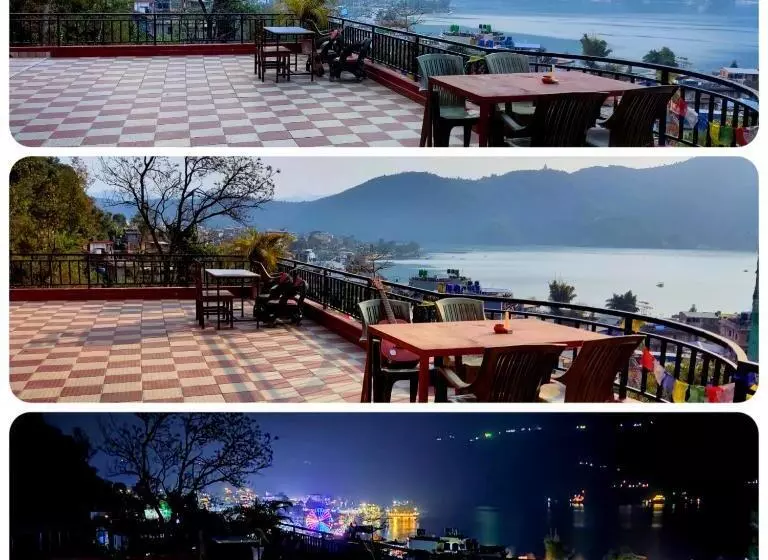 تختخواب و صبحانه Jungle Front Lodge