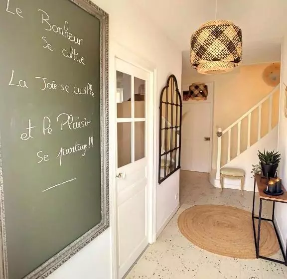 ベッドアンドブレックファースト Les Glycines De Monchy  Chambres D Hôtes