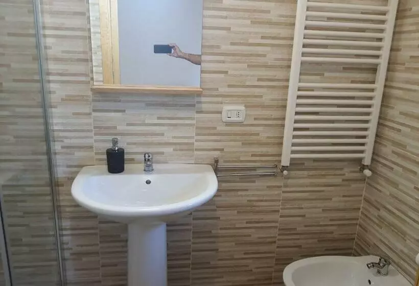 تختخواب و صبحانه Parma House