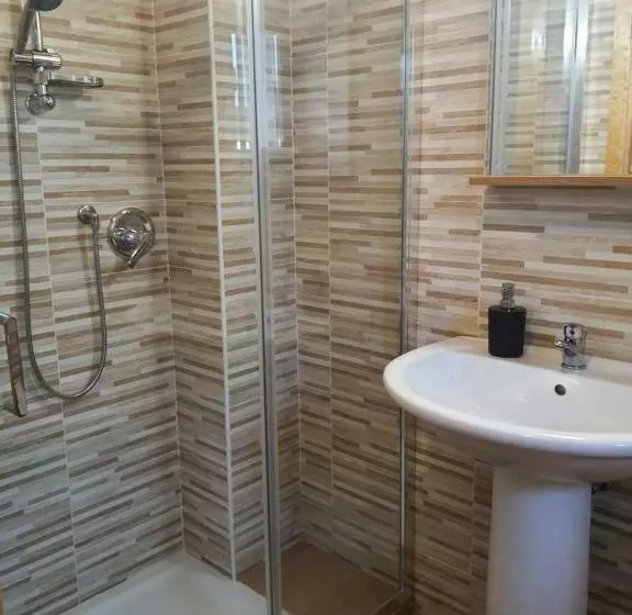 تختخواب و صبحانه Parma House