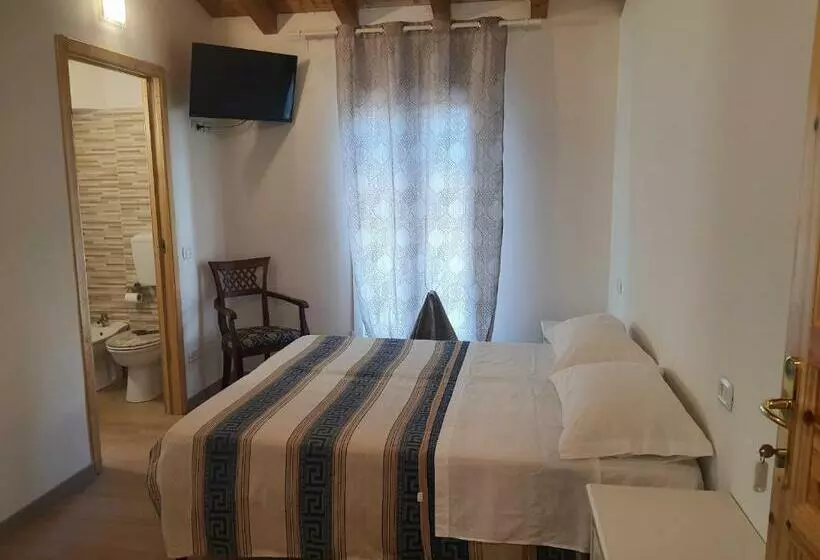 تختخواب و صبحانه Parma House