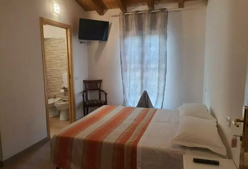 تختخواب و صبحانه Parma House