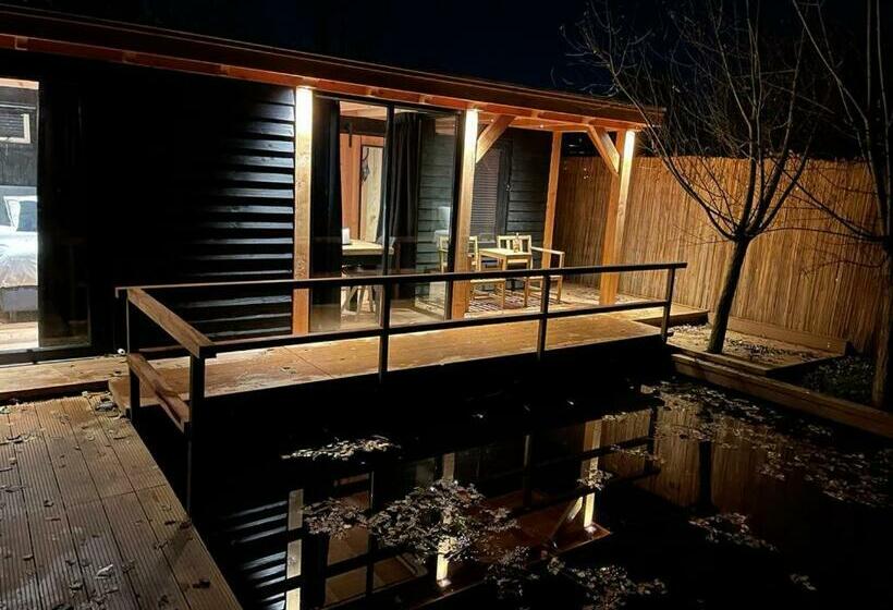 Casa Aan De Plas, B&b Met Sauna En Hottub Of Jacuzzi
