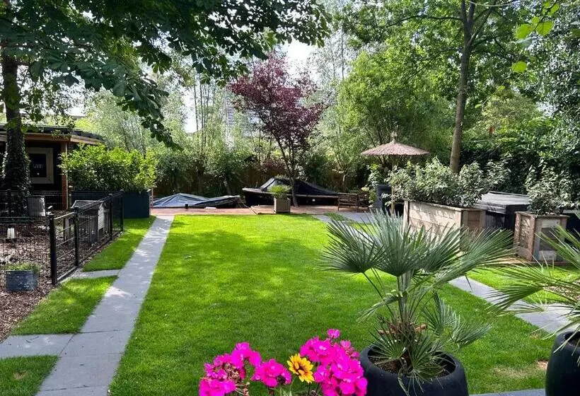 Casa Aan De Plas, B&b Met Sauna En Hottub Of Jacuzzi