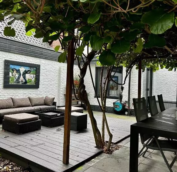 Casa Aan De Plas, B&b Met Sauna En Hottub Of Jacuzzi